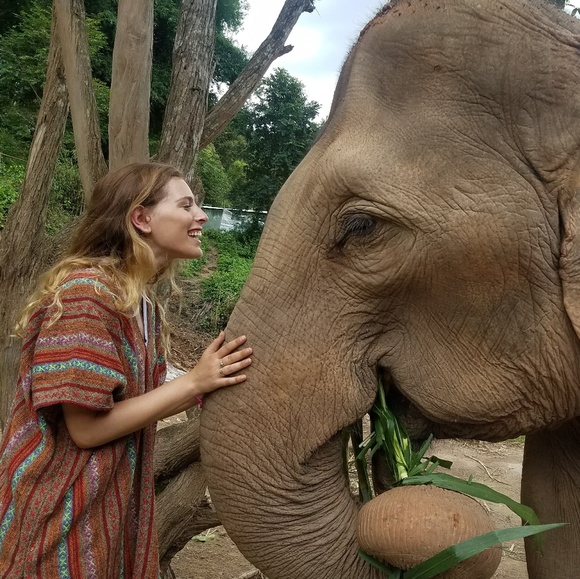 Meet your Posher, Fiorella - Picture 1 of 1